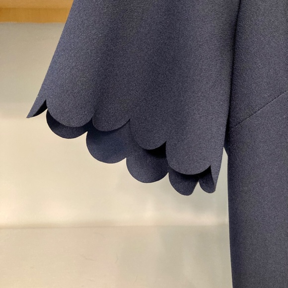 Banana Republic Scalloped Dress - Picture 3 of 3